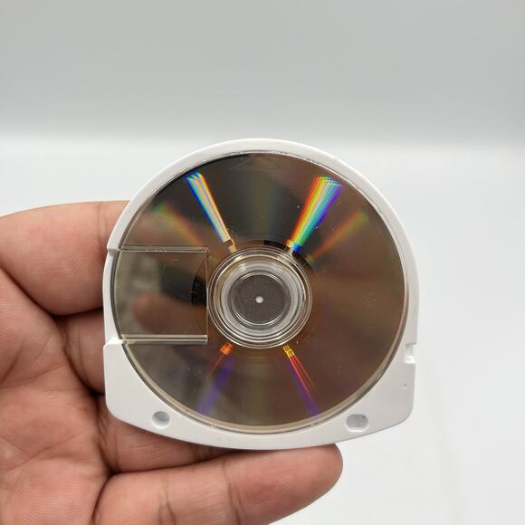 Ratchet & Clank Size Matters Sony PSP 2007 Playstation Portable UMD Game Only - Picture 4 of 4